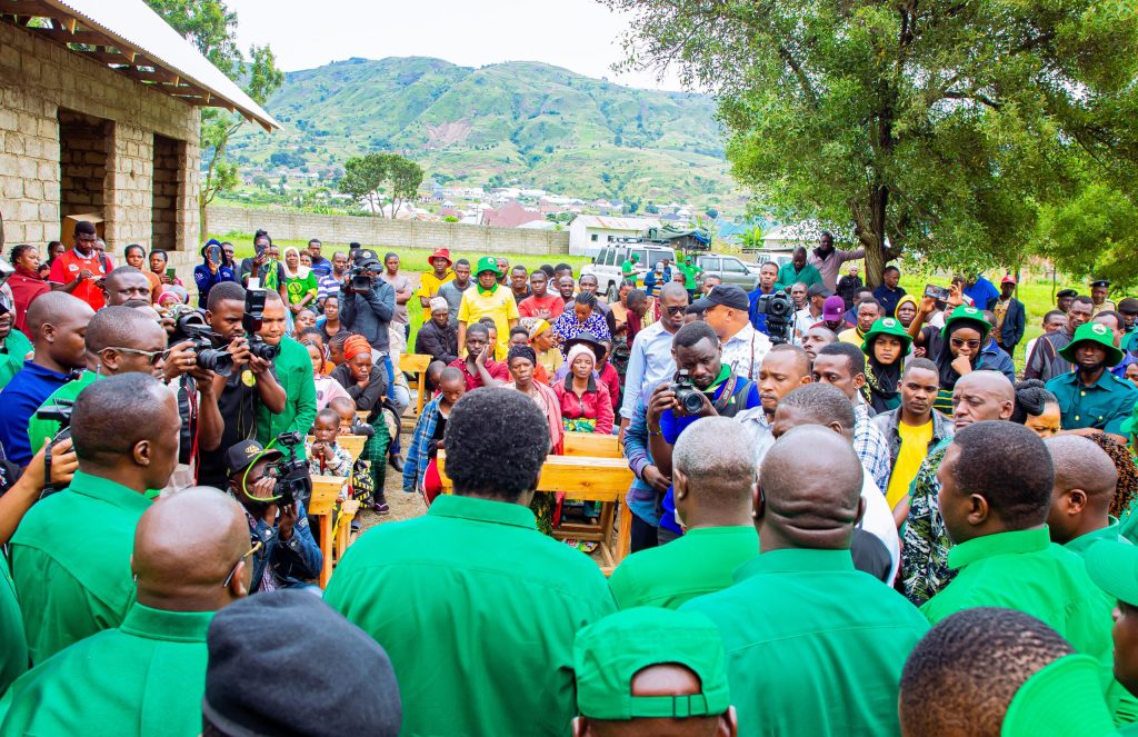 Matope CCM YATOA MILION 10 KWA WAATHIRIKA WA MAPOROMOKO YA MATOPE MBEYA - New ...
