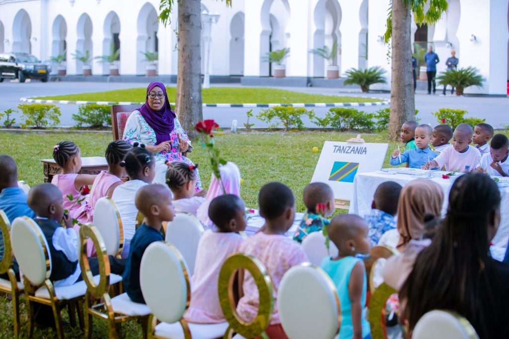 RAIS SAMIA NA WAJUKUU ZAKE SIKU YA MTOTO WA AFRIKA - New Times Tanzania