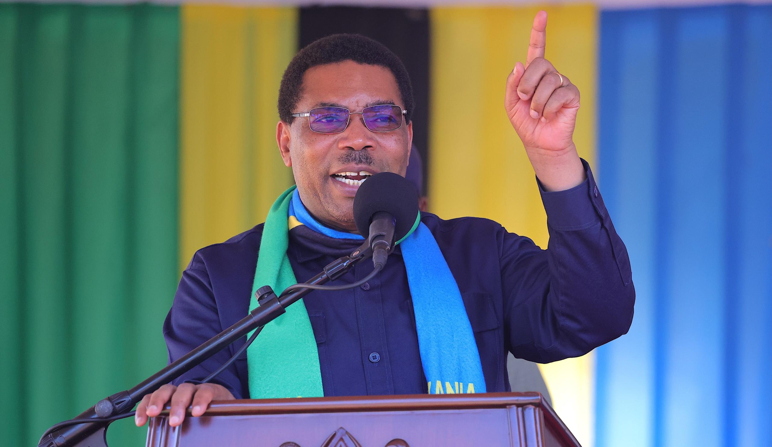 WAZIRI MKUU ATOA AGIZO KWA WATENDAJI SERIKALINI